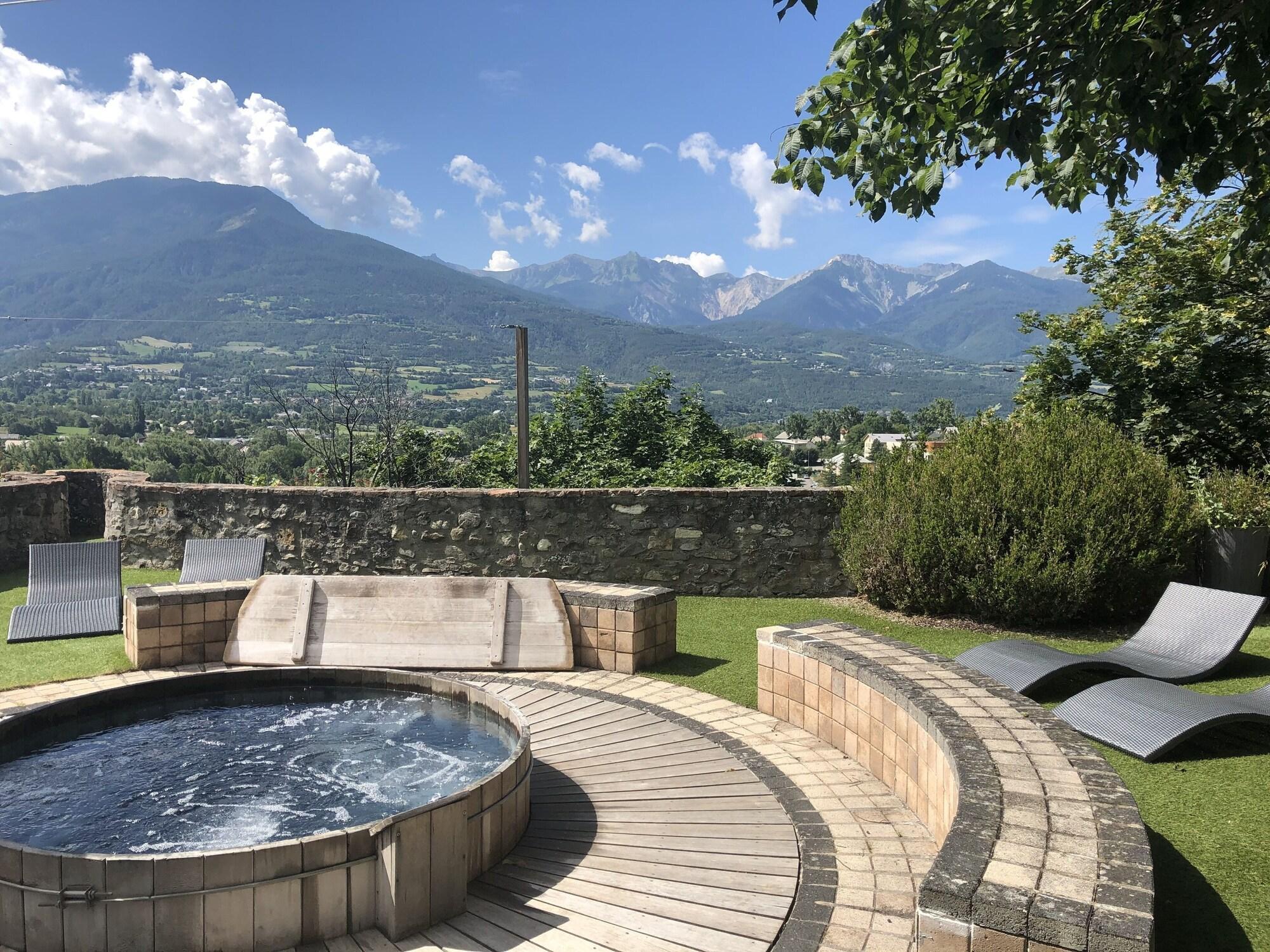 Hotel La Robeyere; Bw Signature Collection