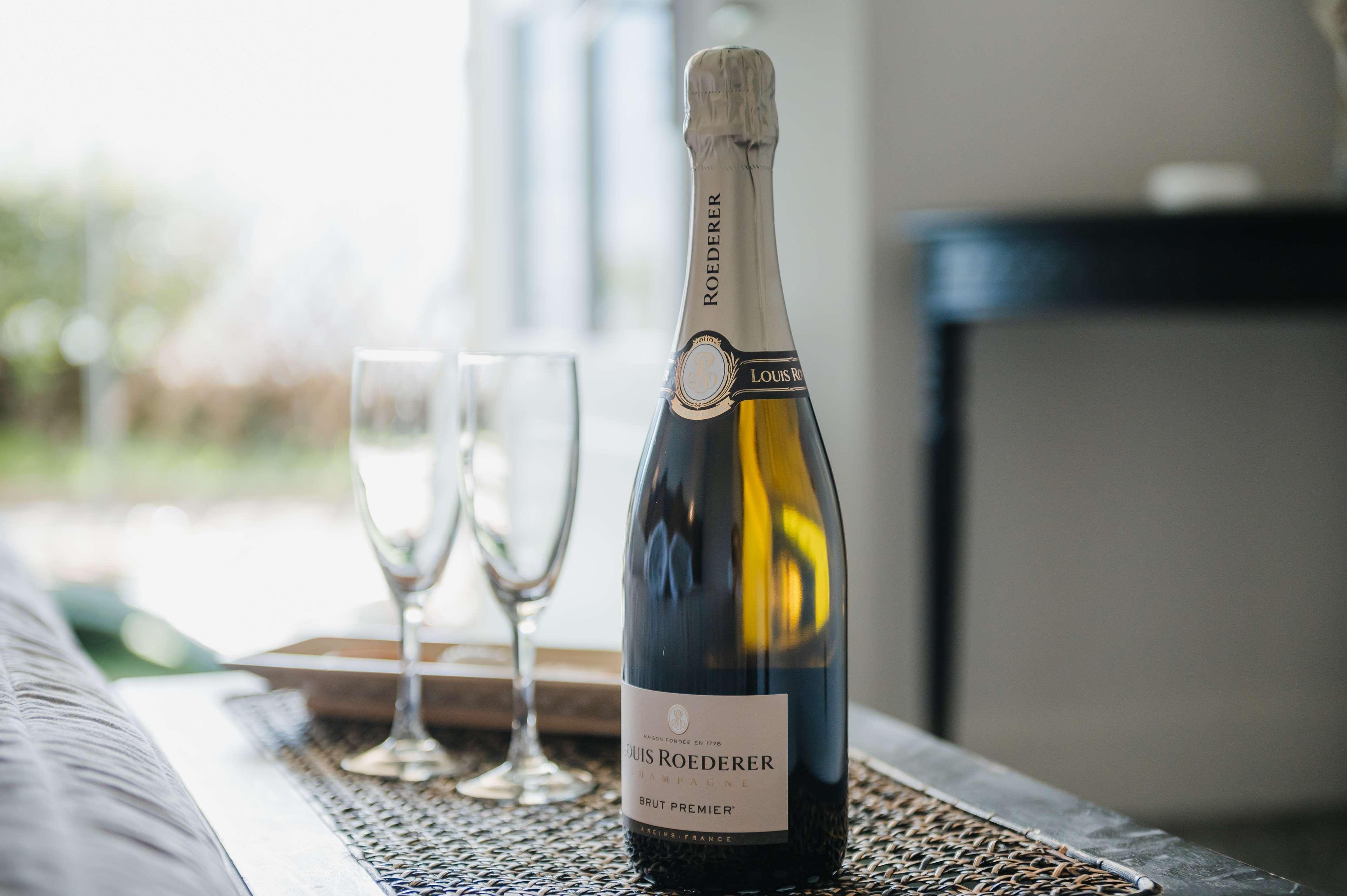 La Robeyere; Bw Signature Collection