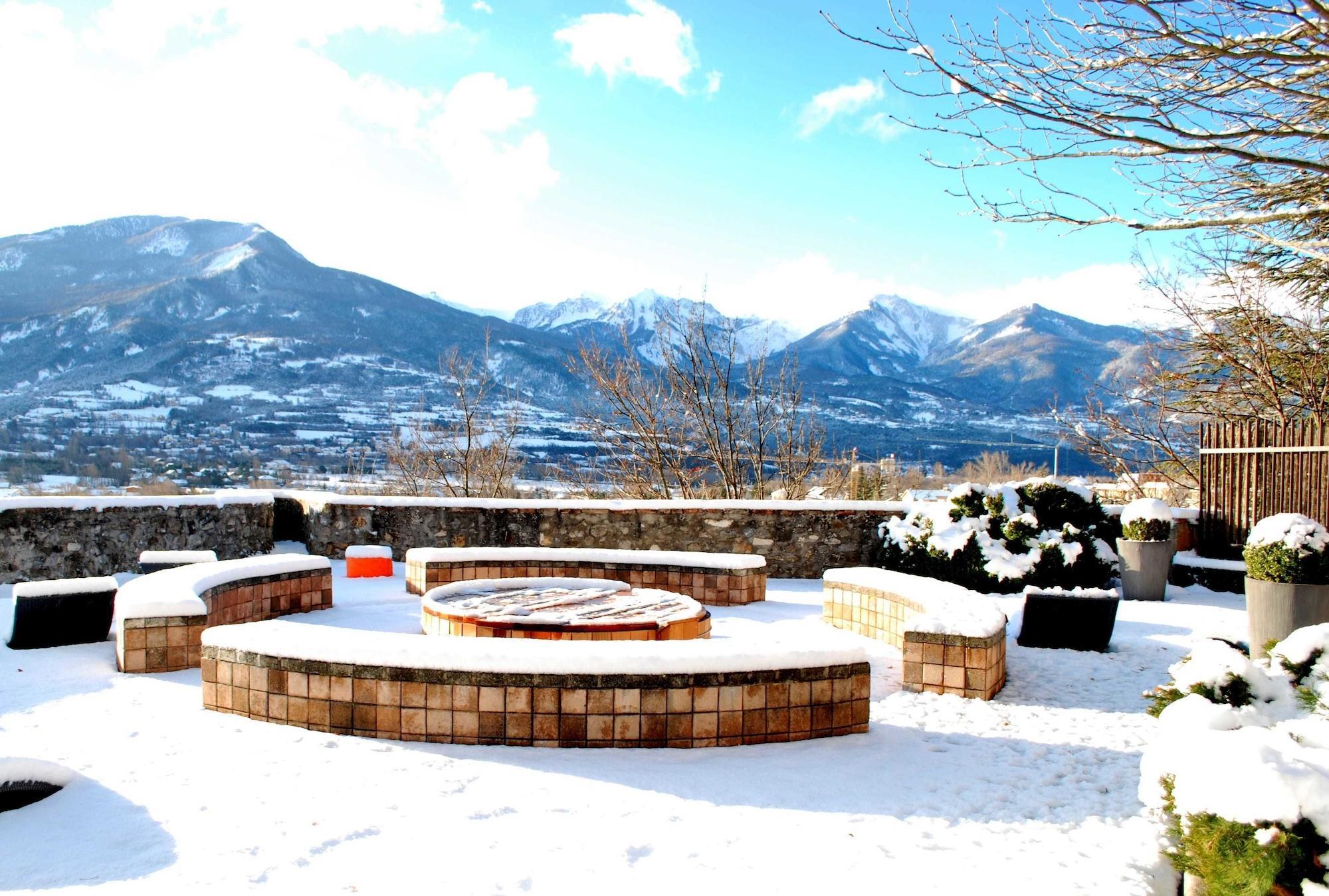 Hotel La Robeyere; Bw Signature Collection Embrun